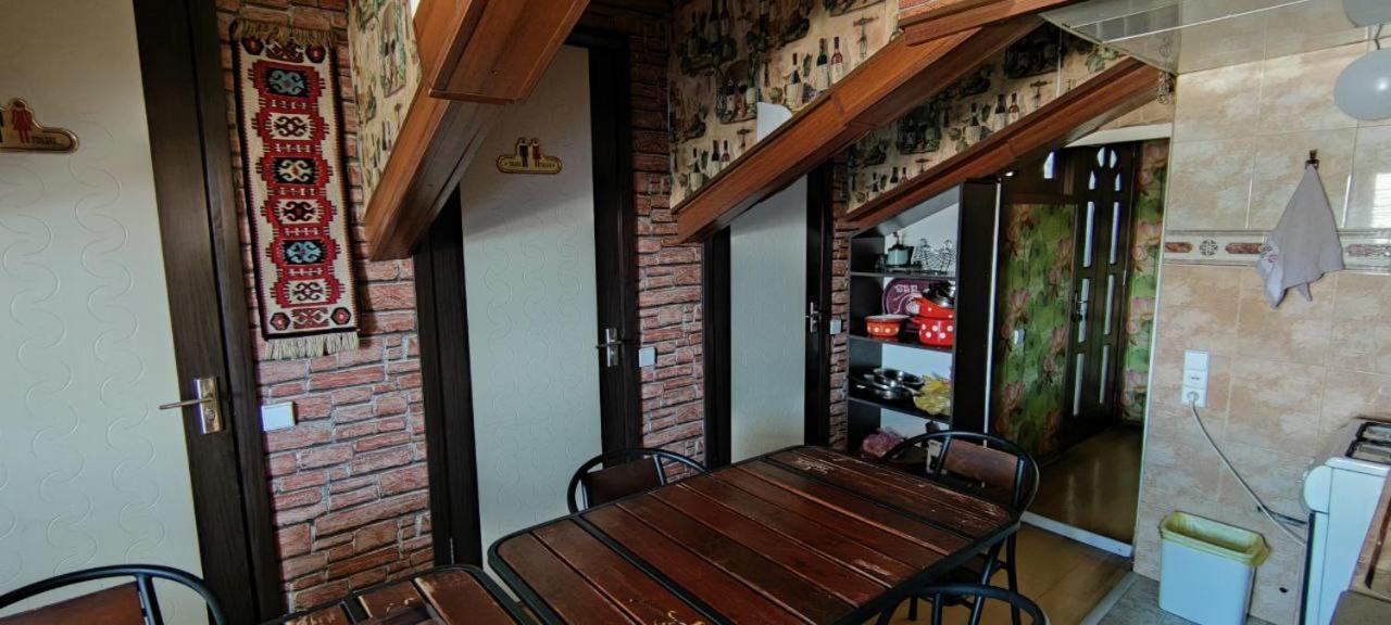 Guest House Irina Tbilisi Buitenkant foto