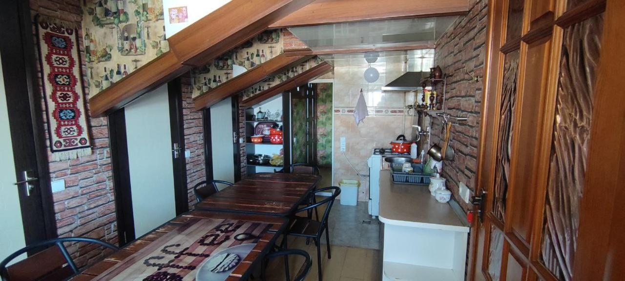 Guest House Irina Tbilisi Buitenkant foto