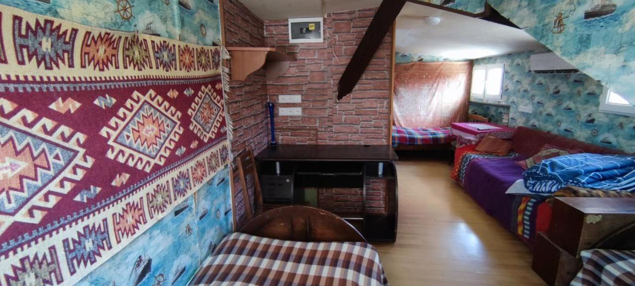 Guest House Irina Tbilisi Buitenkant foto
