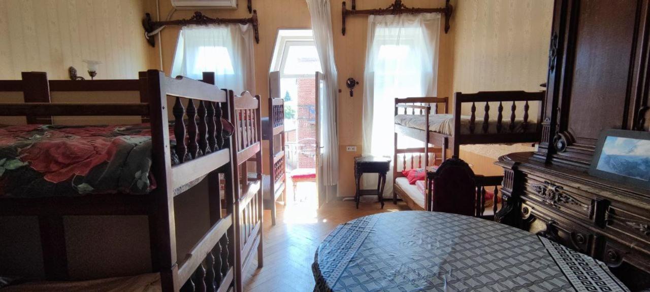 Guest House Irina Tbilisi Buitenkant foto