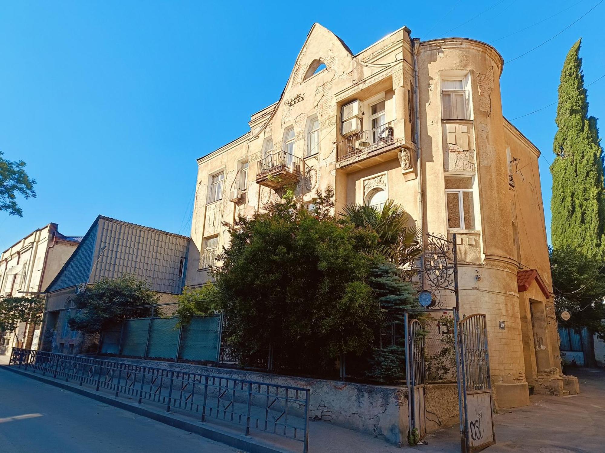 Guest House Irina Tbilisi Buitenkant foto